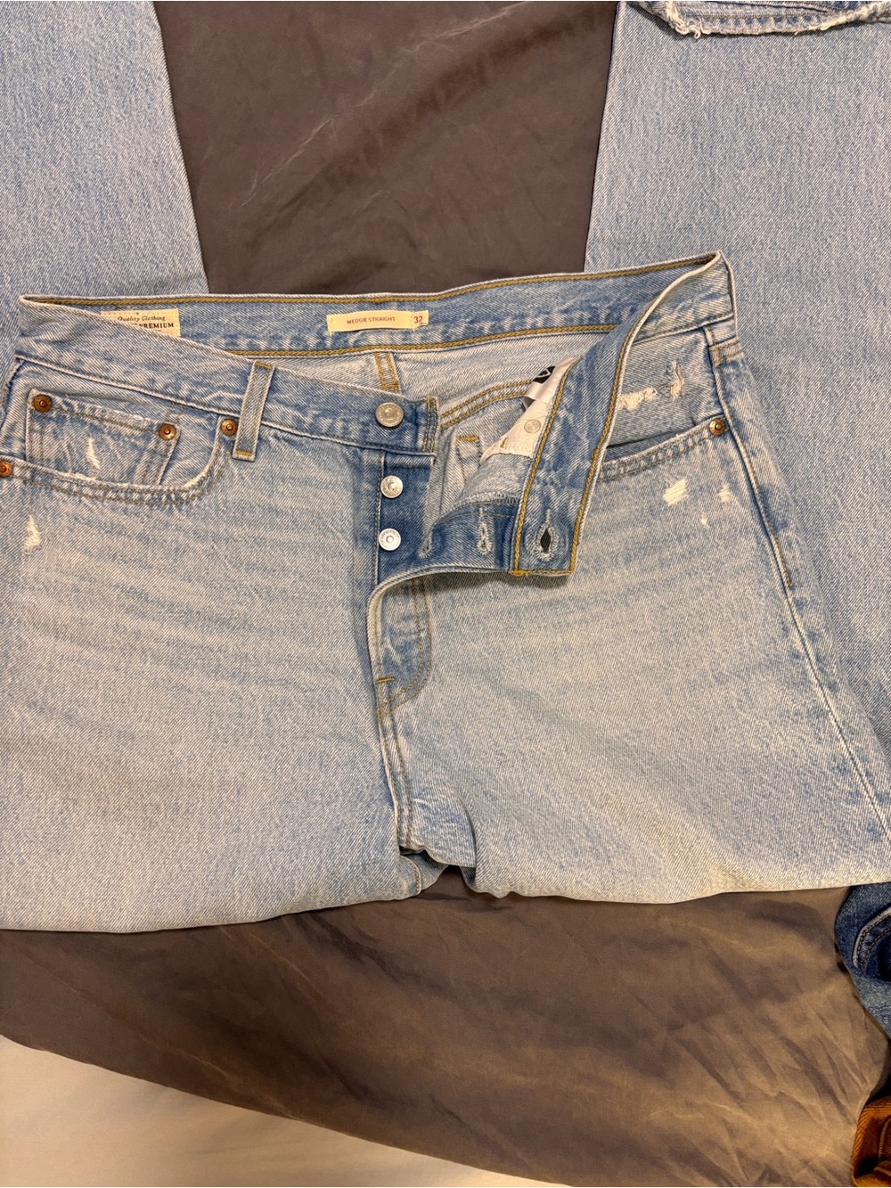 Levi’s wedgie straight Women’s Jeans - Classic  High-Rise Button Fly